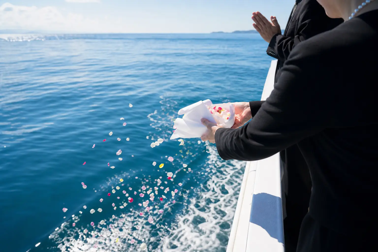 海洋散骨の始め方と当日の流れ